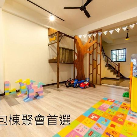 טאינאן 安平宜居包棟 Ktv 民宿-依人數開放房型 מראה חיצוני תמונה