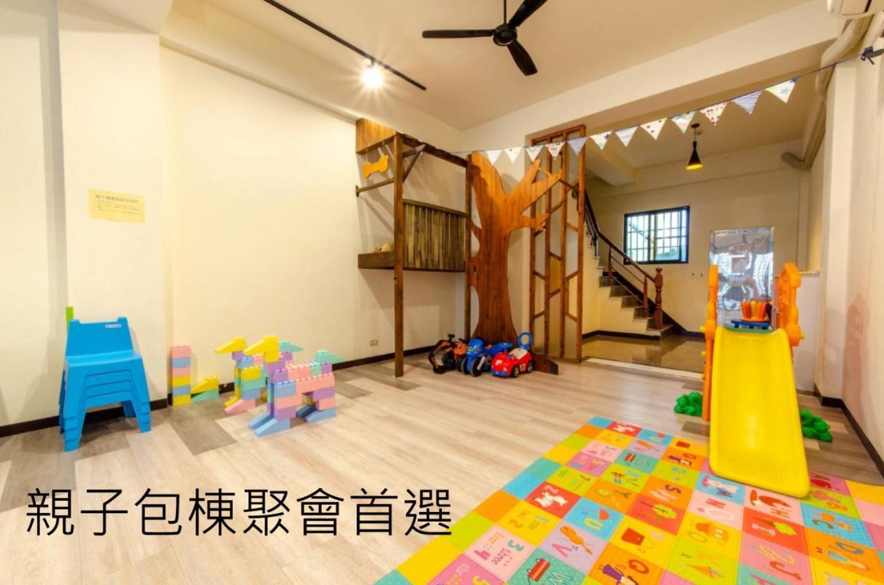 טאינאן 安平宜居包棟 Ktv 民宿-依人數開放房型 מראה חיצוני תמונה